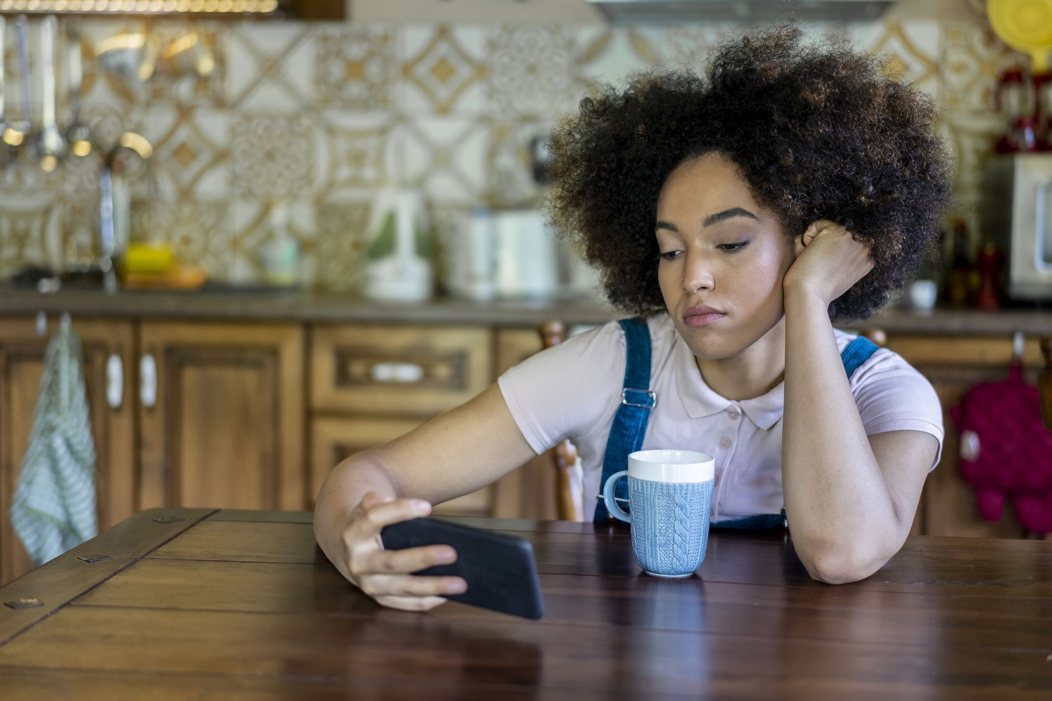 Cómo lidiar con extrañar a alguien